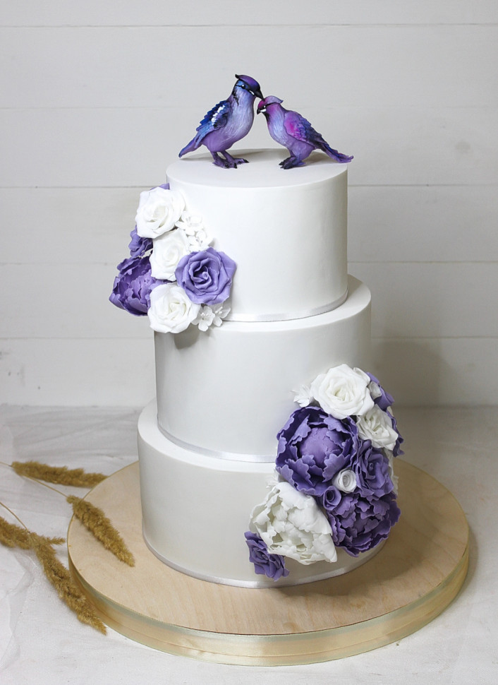 Торт "С синими цветами и птицами"