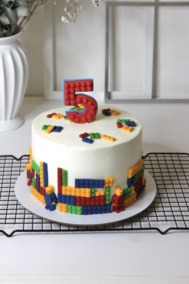 Торт "Лего на 5 лет"