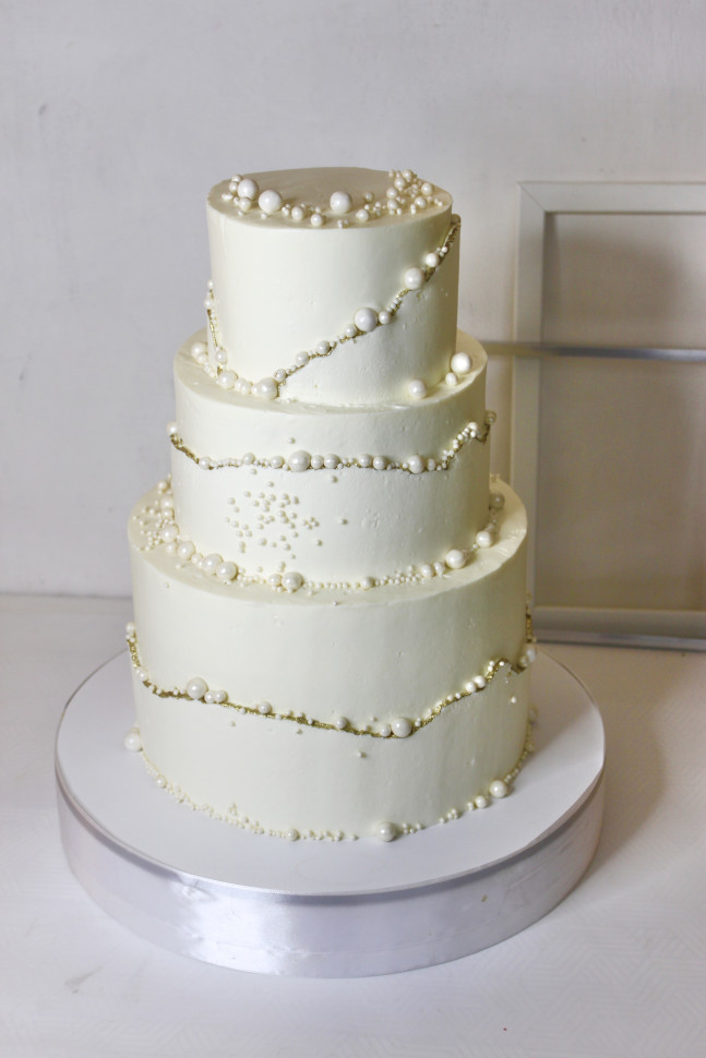 Торт "Свадебный с золотом и бусинами"